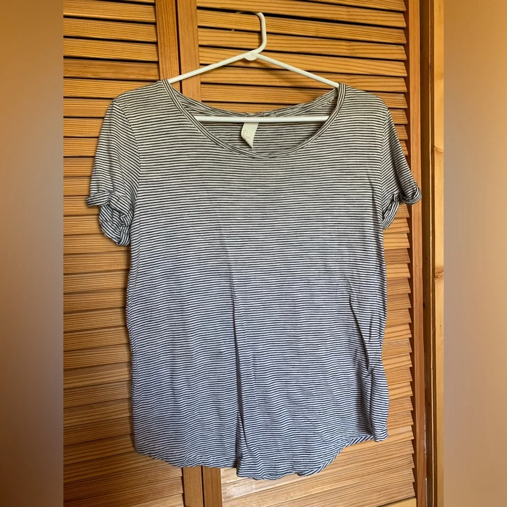 H&M basic tee - Picture 1 of 2